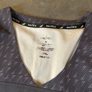 Nautica Gray Print Scrub Top Medical Uniform Shirt Womens Size M‎ Medium V-neck